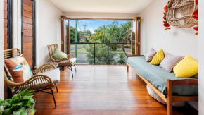 Central Torquay Treasure Close To Beach